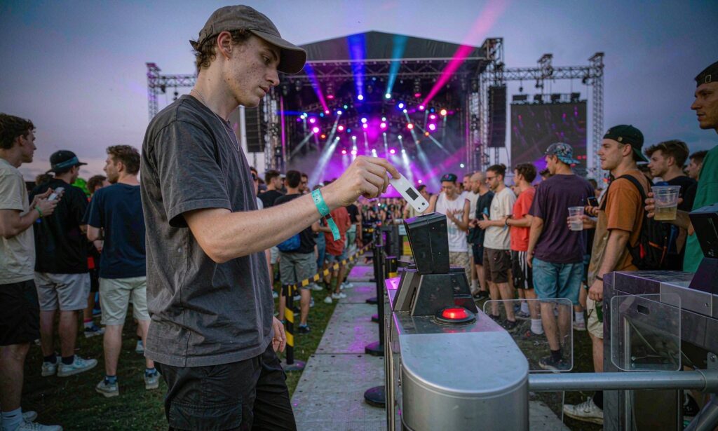 RFID wristbands for US music festivals access control and cashless payments