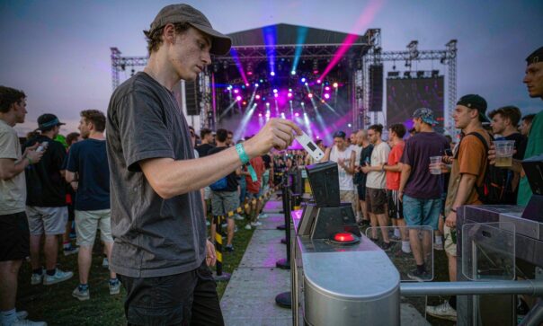 blog-cover-1791876196166 RFID wristbands for US music festivals access control and cashless payments