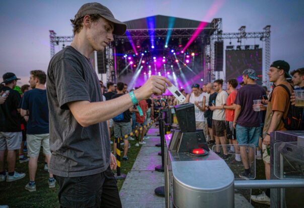 blog-cover-1791876196166 RFID wristbands for US music festivals access control and cashless payments